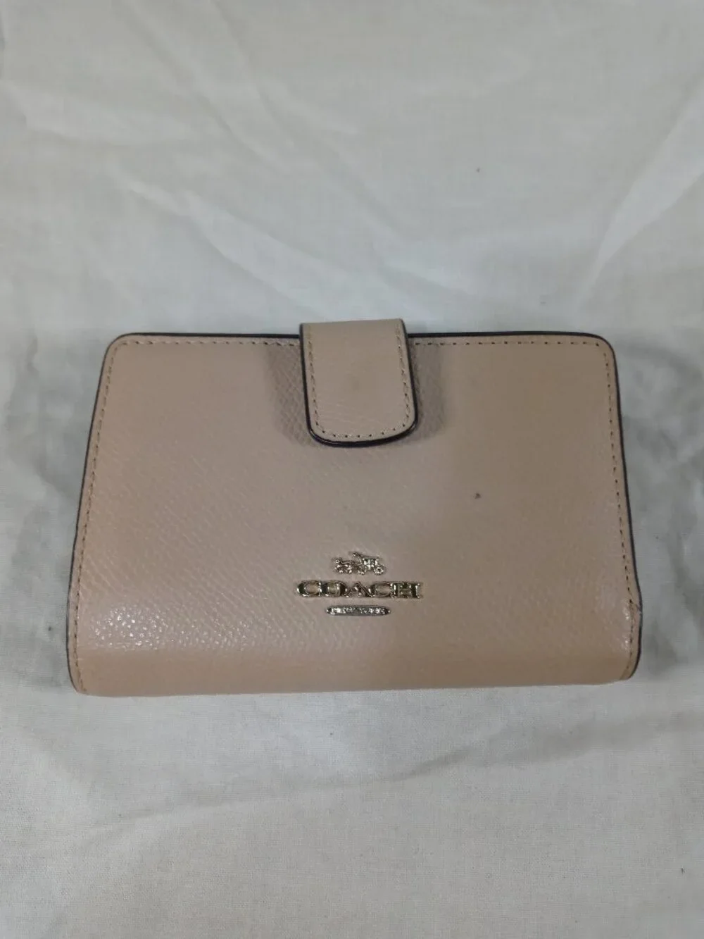 Coach New York Vintage Cute Leather Beige Women Zipper Wallet in Great Cond