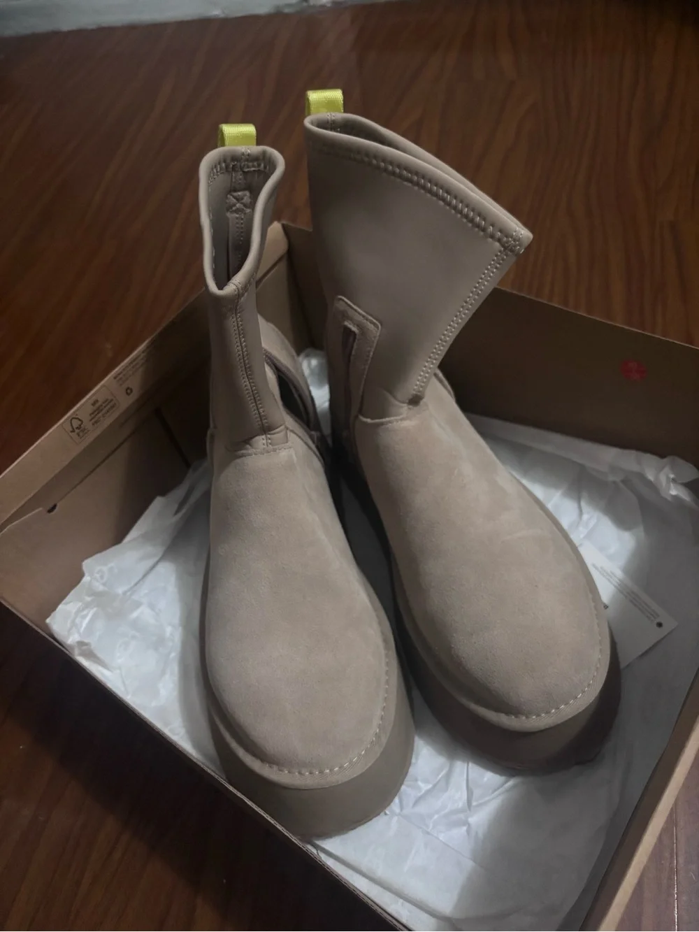 UGG minimal platform