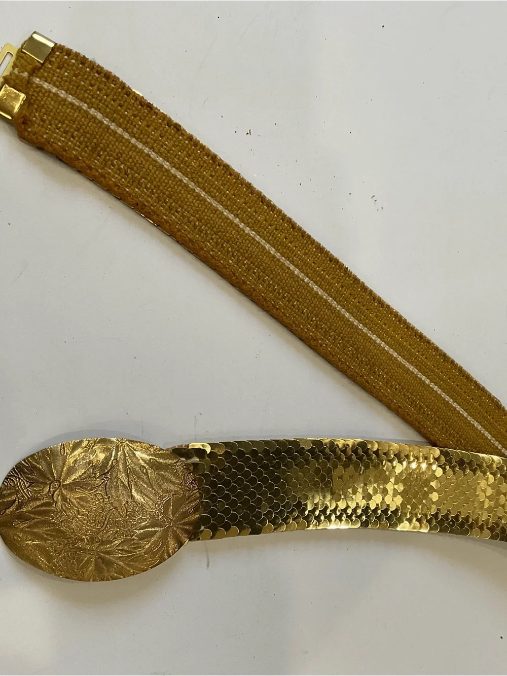 STUNNING VINTAGE GOLD MEDAL WIDE STRETCH BELT