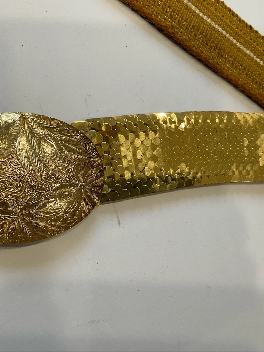 STUNNING VINTAGE GOLD MEDAL WIDE STRETCH BELT