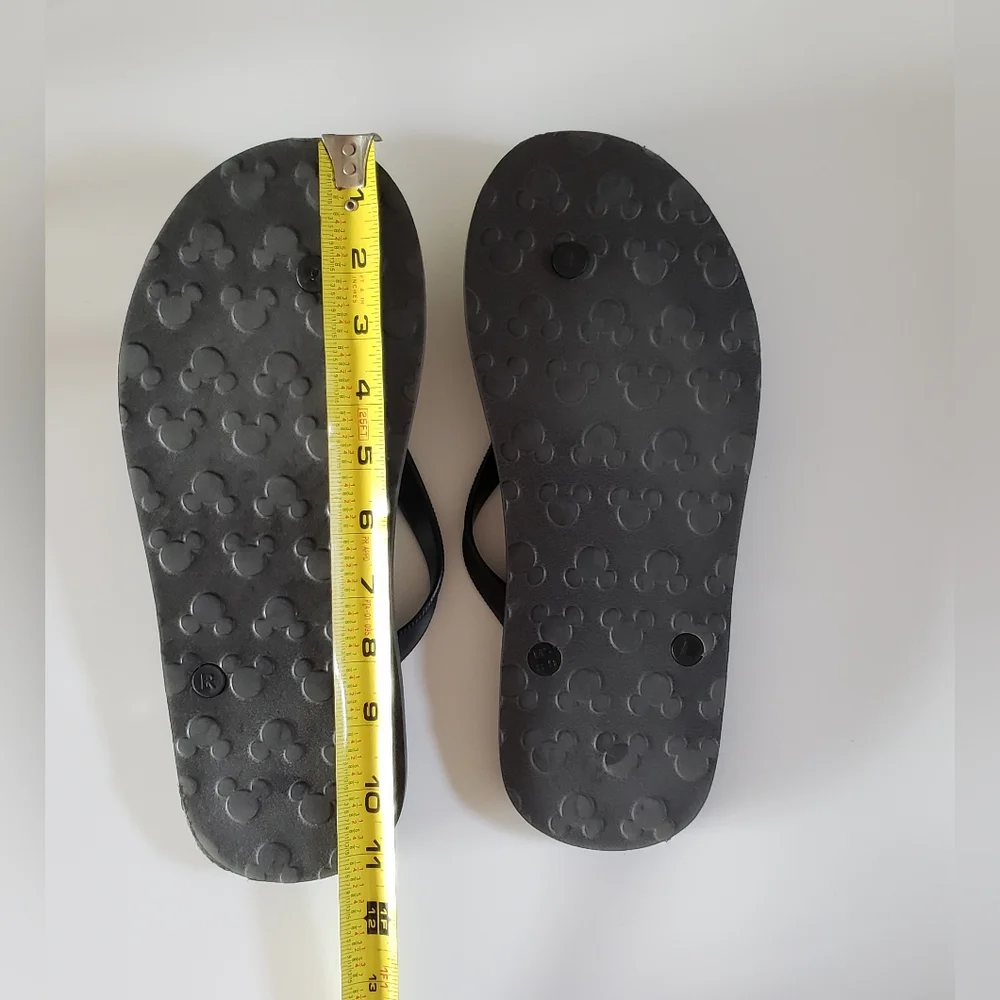 Disney Men's (Unisex) Flip Flop Sandal Size 8-9