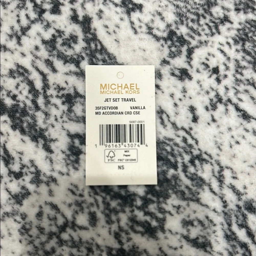 Michael Kors wallet logo