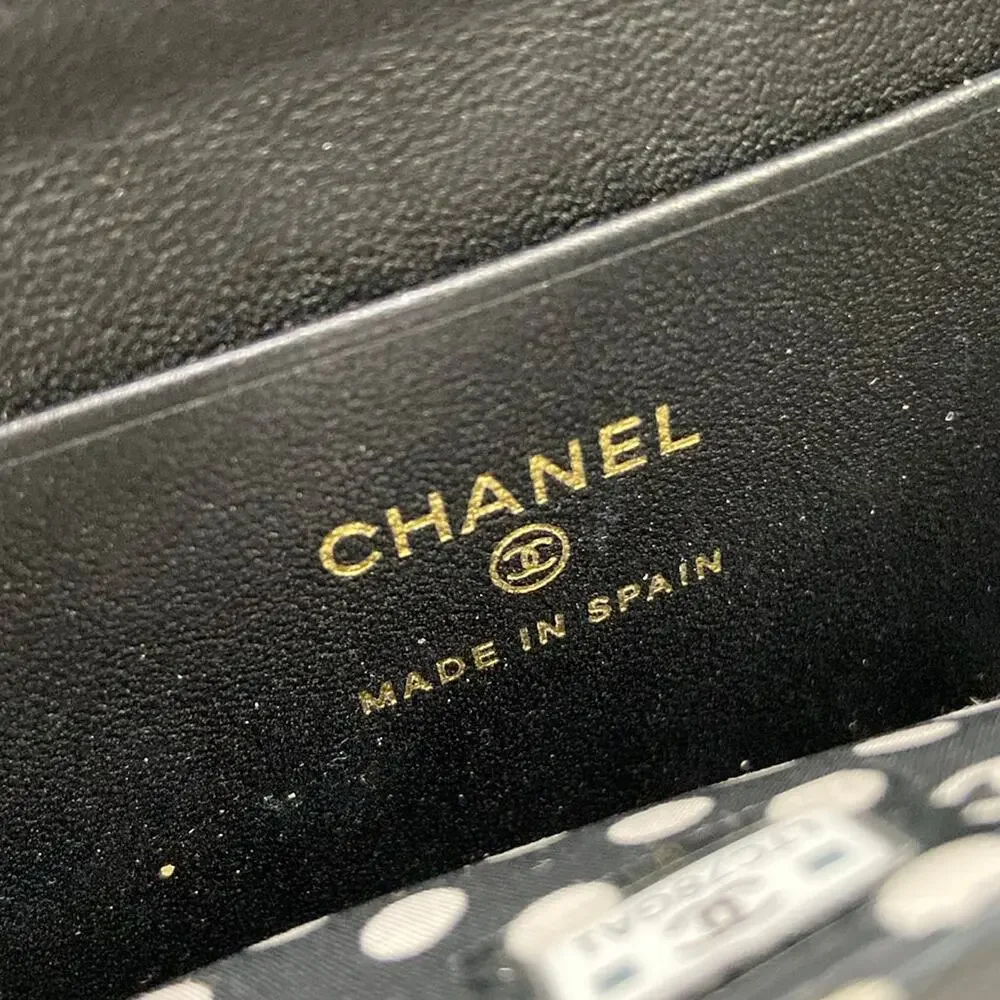CHANEL matelasse coin