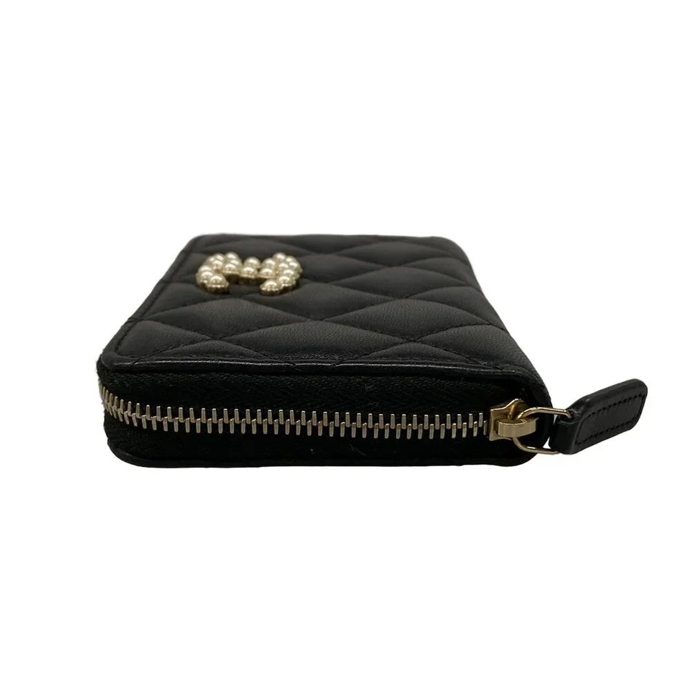 CHANEL matelasse coin