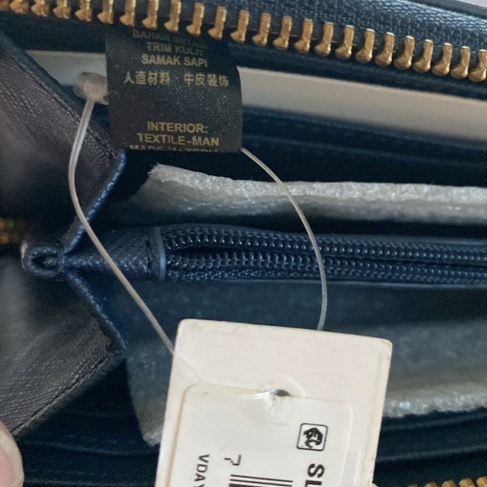 Fossil vday zip