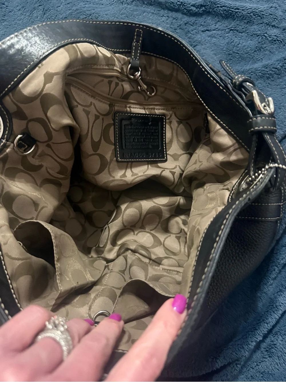 Coach single black secures