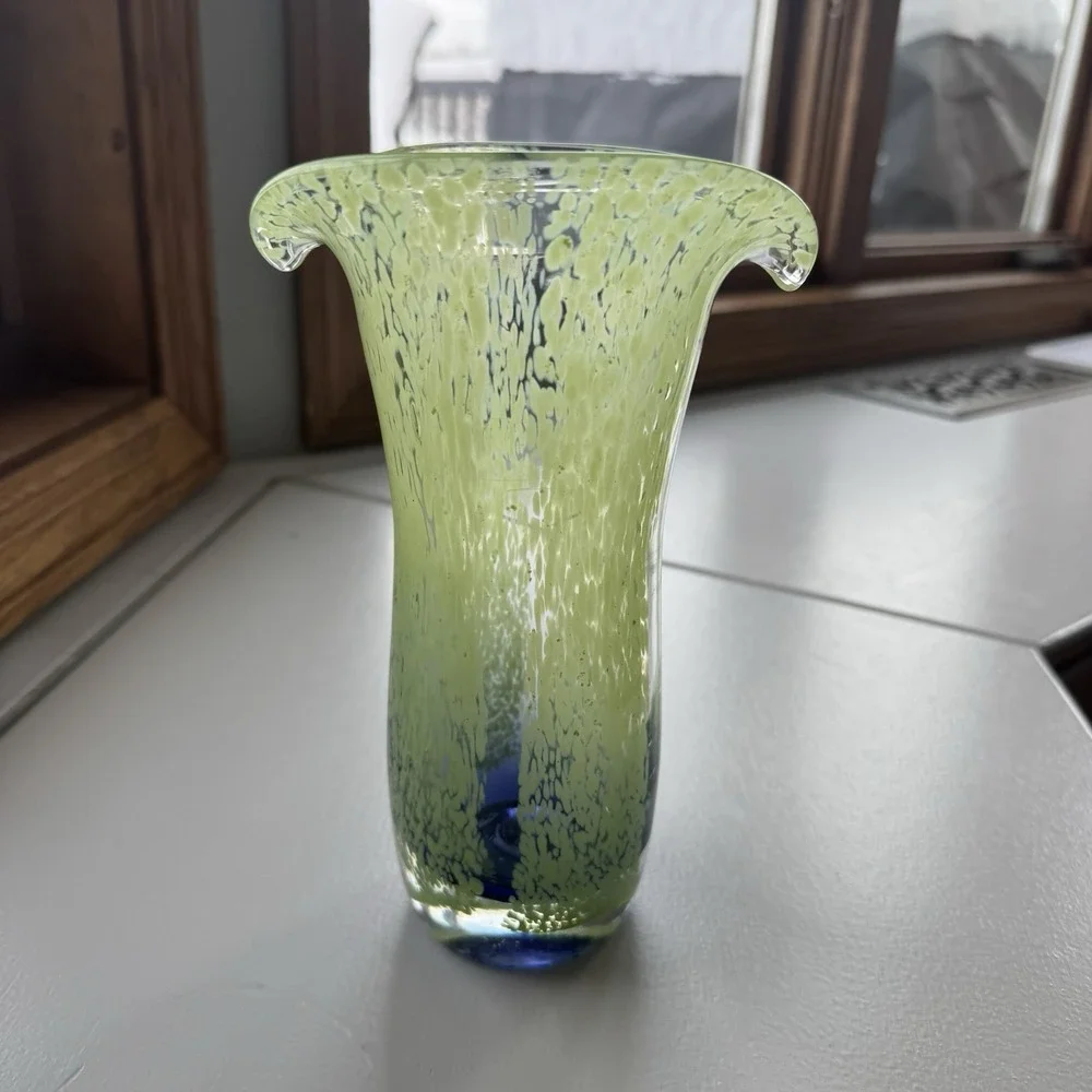 Teleflora Vintage Hand Blown Art Glass Vase 8
