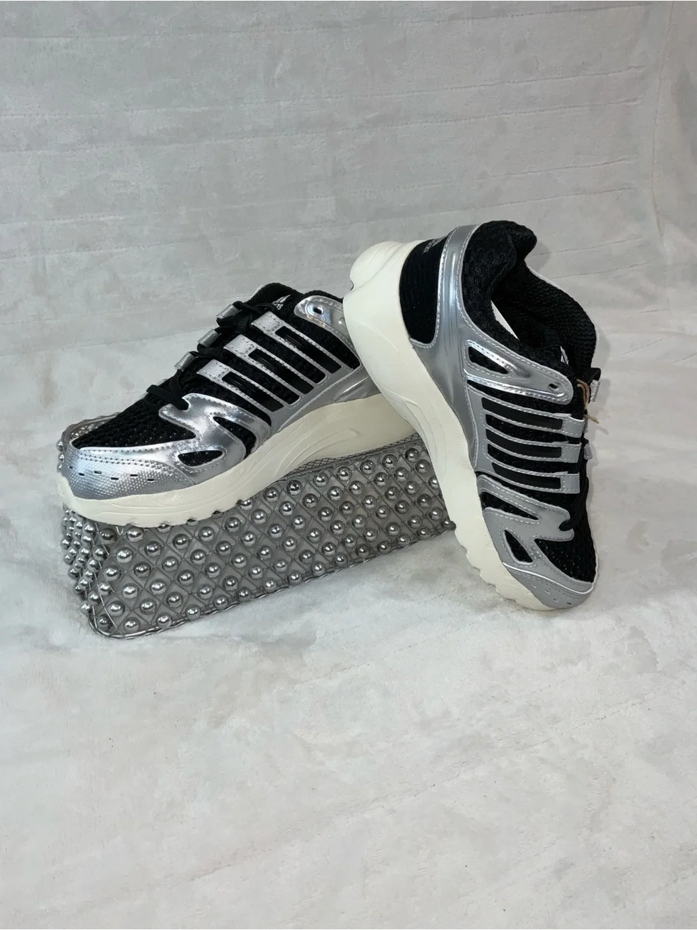 adidas retro icon
