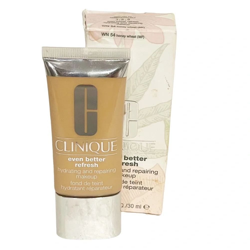 Clinique‎ Even Better Refresh Hydrating and Repairing Foundation Honey Wheat NEW