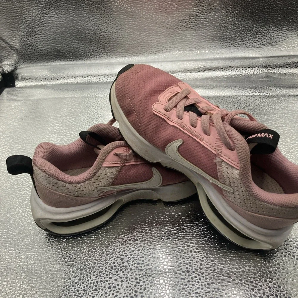 Nike pink line top