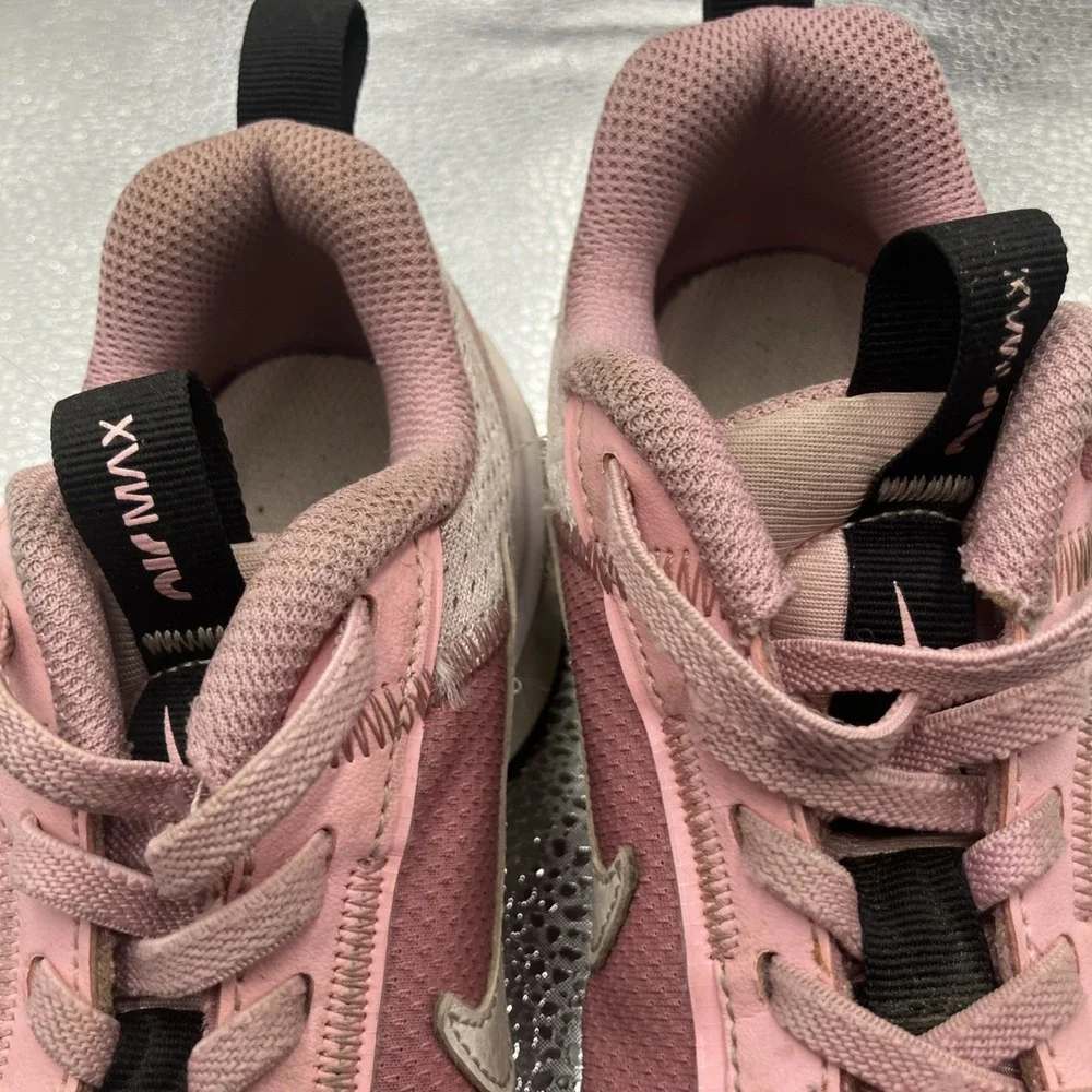 Nike width low provide