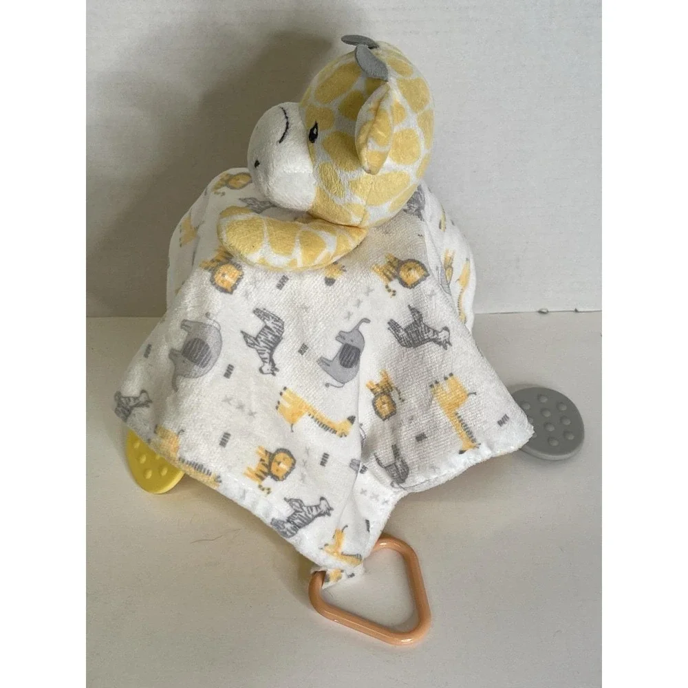 Baby Kiss giraffe snuggle