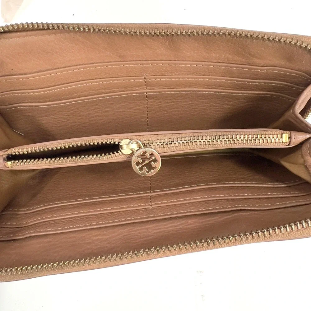 Tory Burch Amanda Zip Around‎ Continental Wallet Royal Tan Leather Stacked T