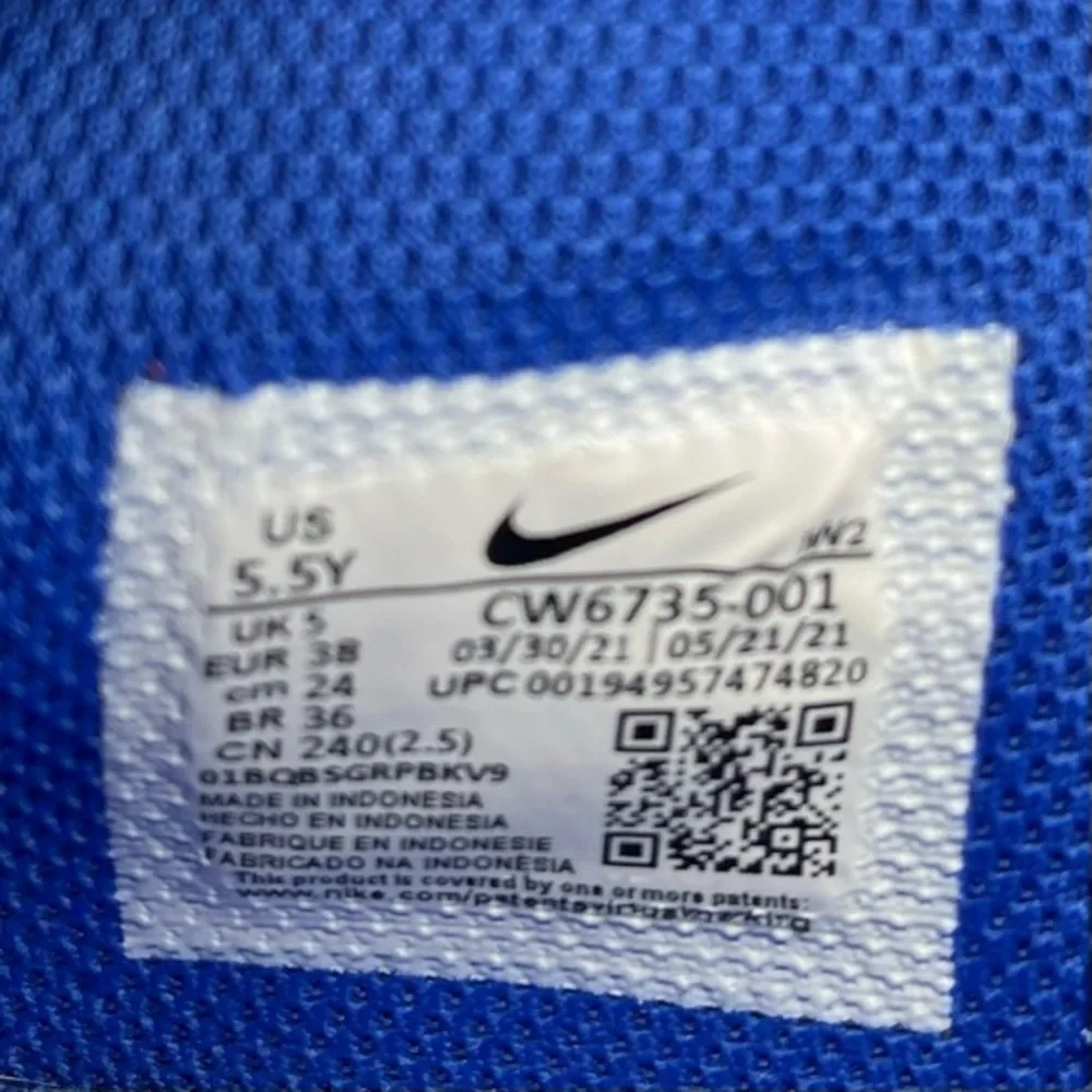 Nike nwt sneakers