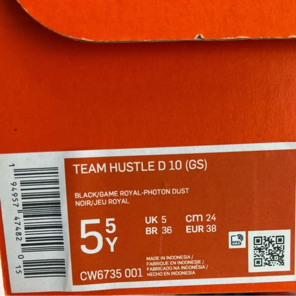 Nike nwt sneakers