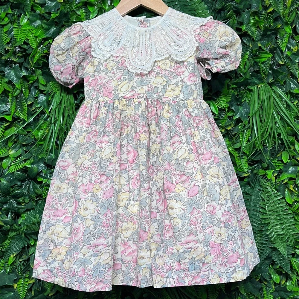 N/A charming floral