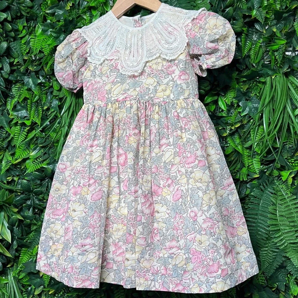 N/A charming floral