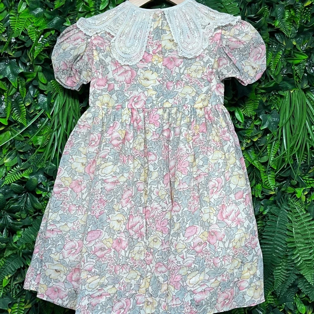 N/A charming floral