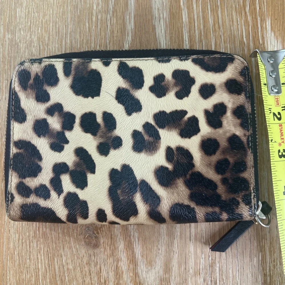 Stella & Dot Wallet Animal‎ Print Leopard Cheetah Zipper