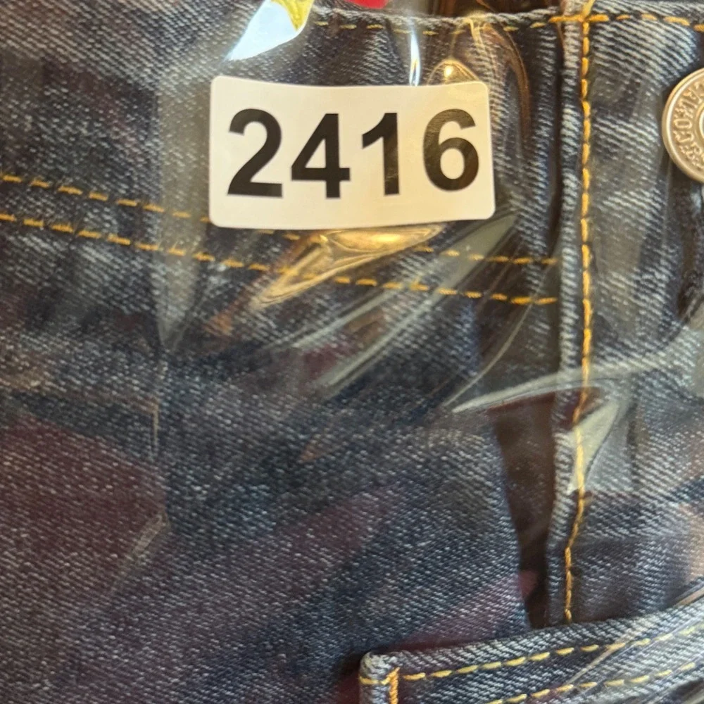 Levis measurements waist