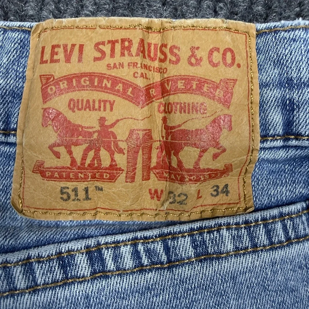 Levis tags business
