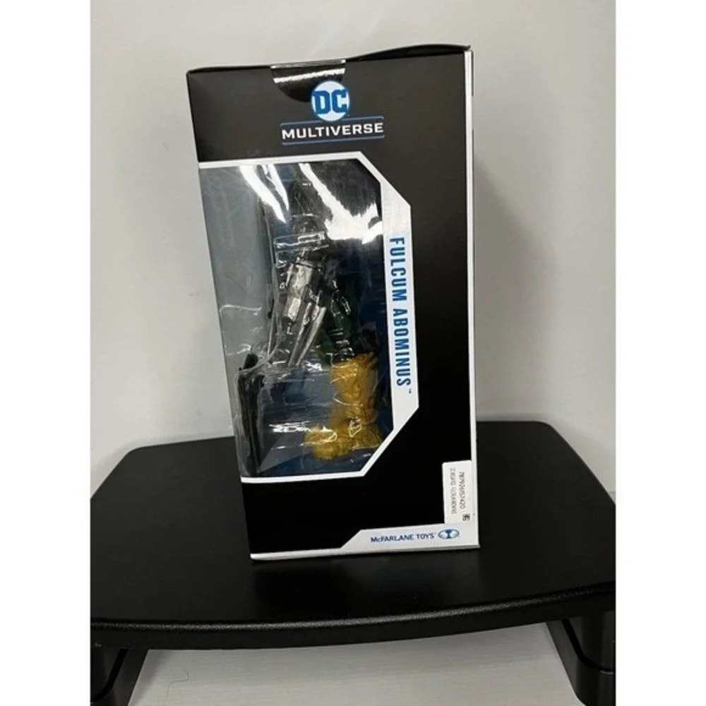 DC mcfarlane multiverse