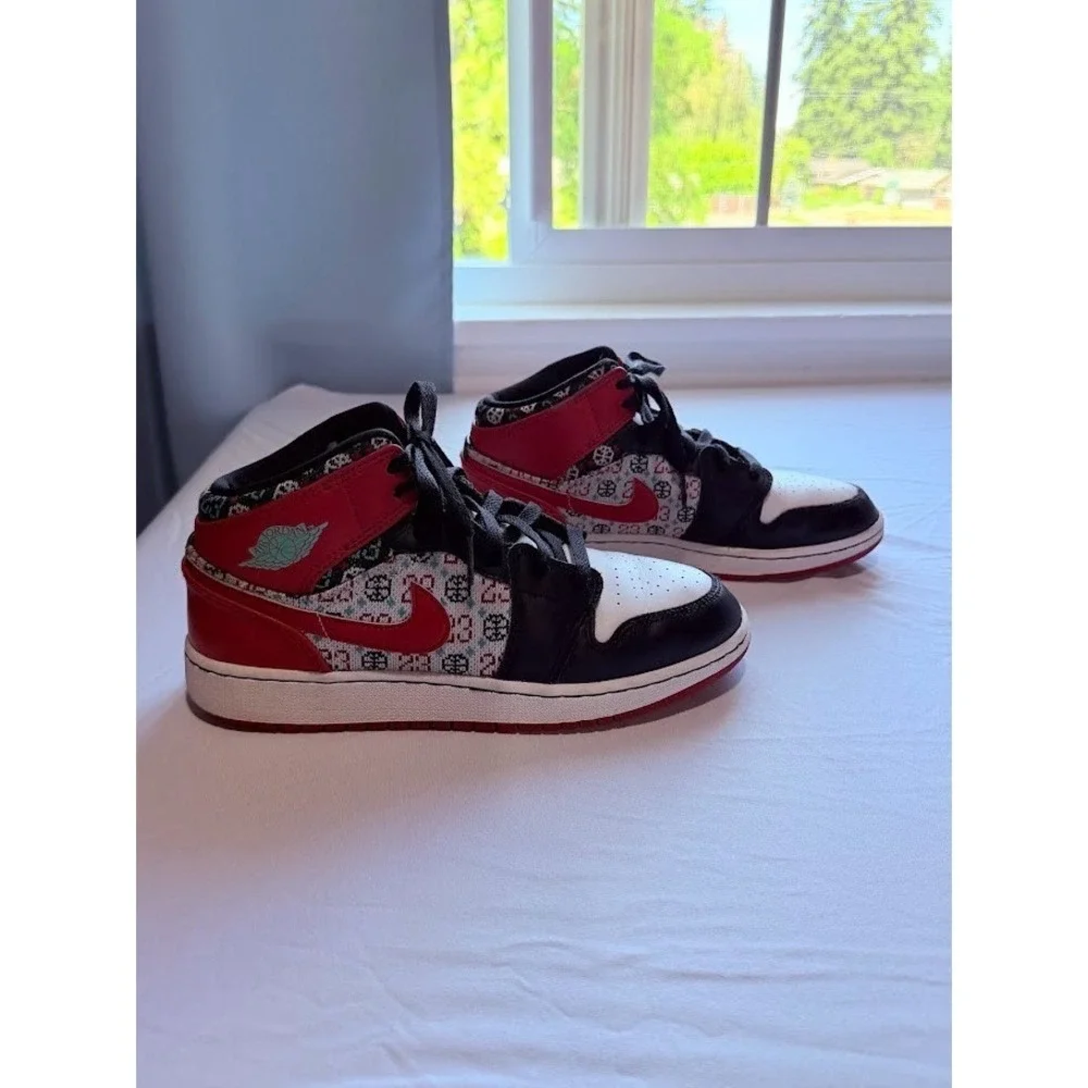 Nike Kids Black White Red Mid-Top Sneakers