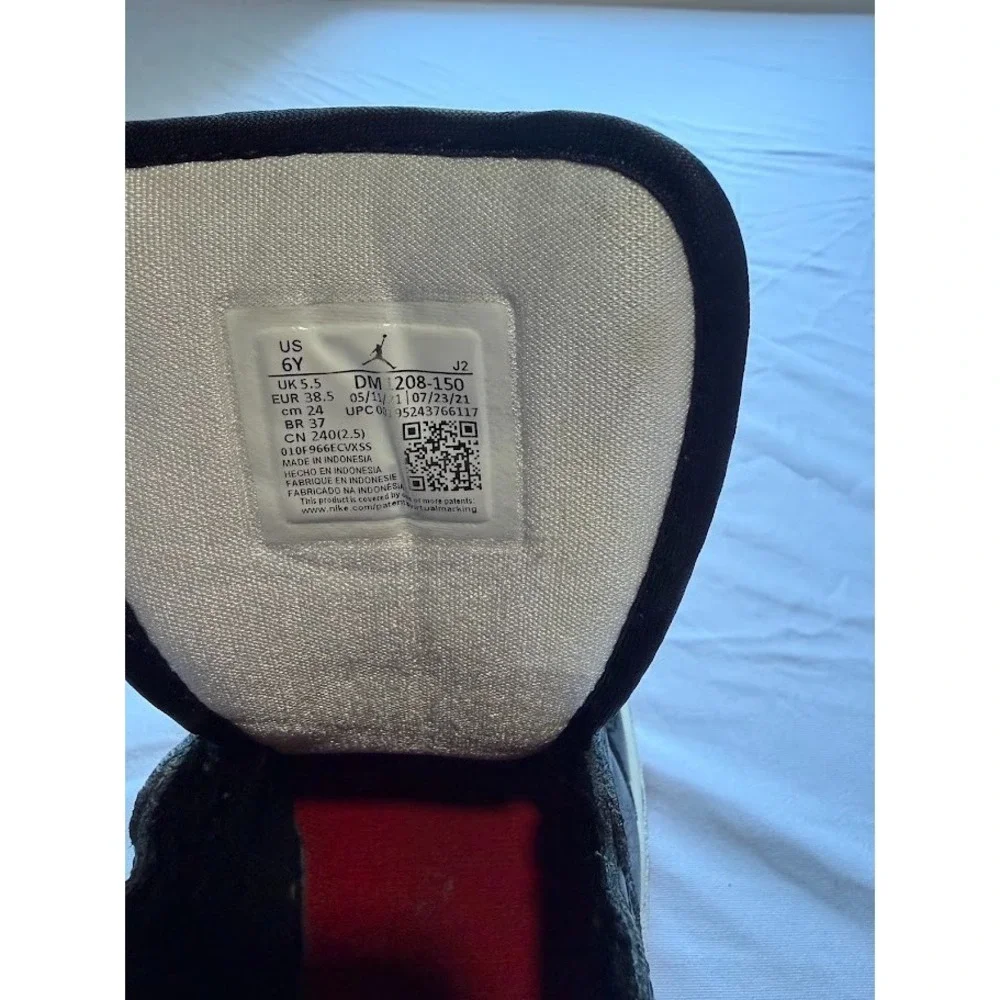 Nike Kids Black White Red Mid-Top Sneakers