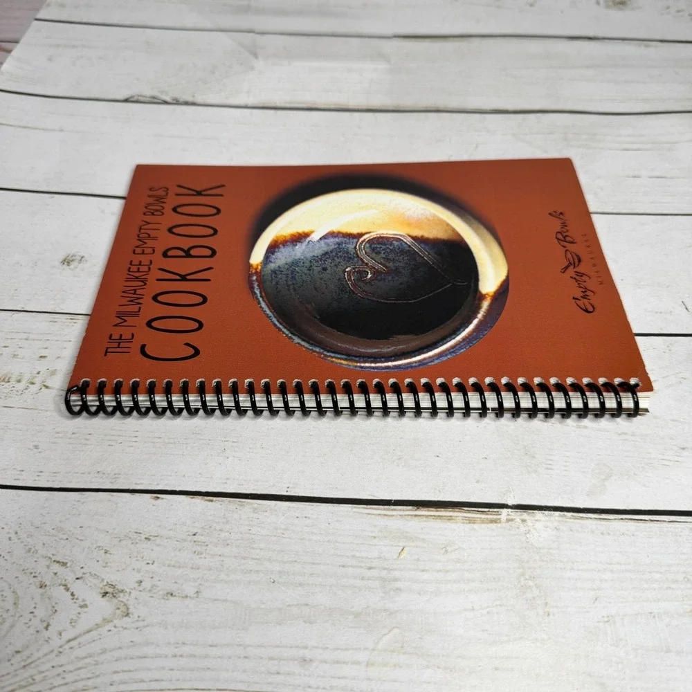The Milwaukee Empty Bowls Cookbook‎ 2011 Spiral Bound Illustrated Soup Recipes