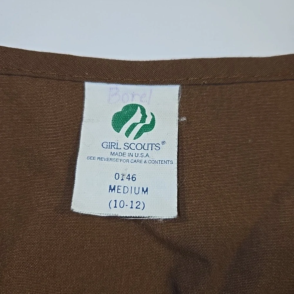 Girl Scouts flaws uniform