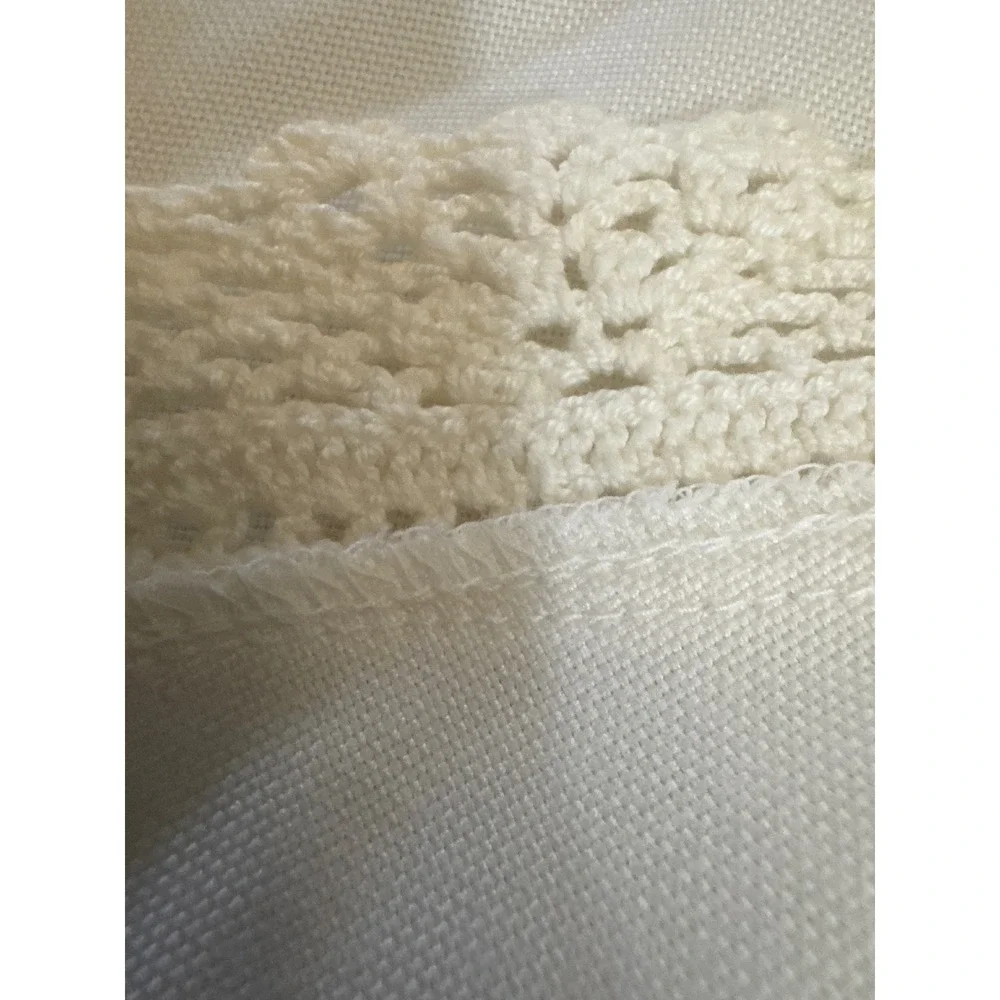 N/A round white