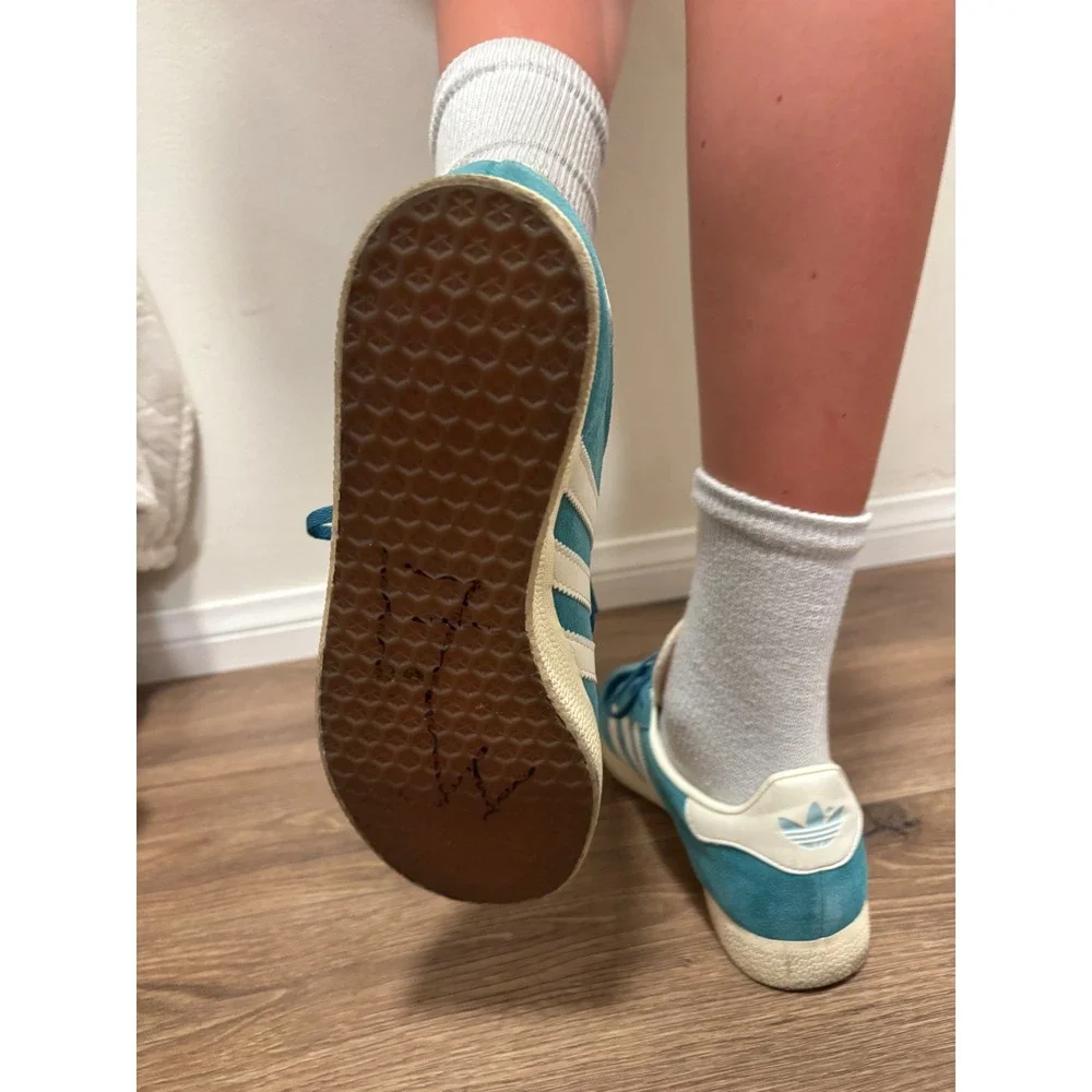 adidas gazelle hq1061