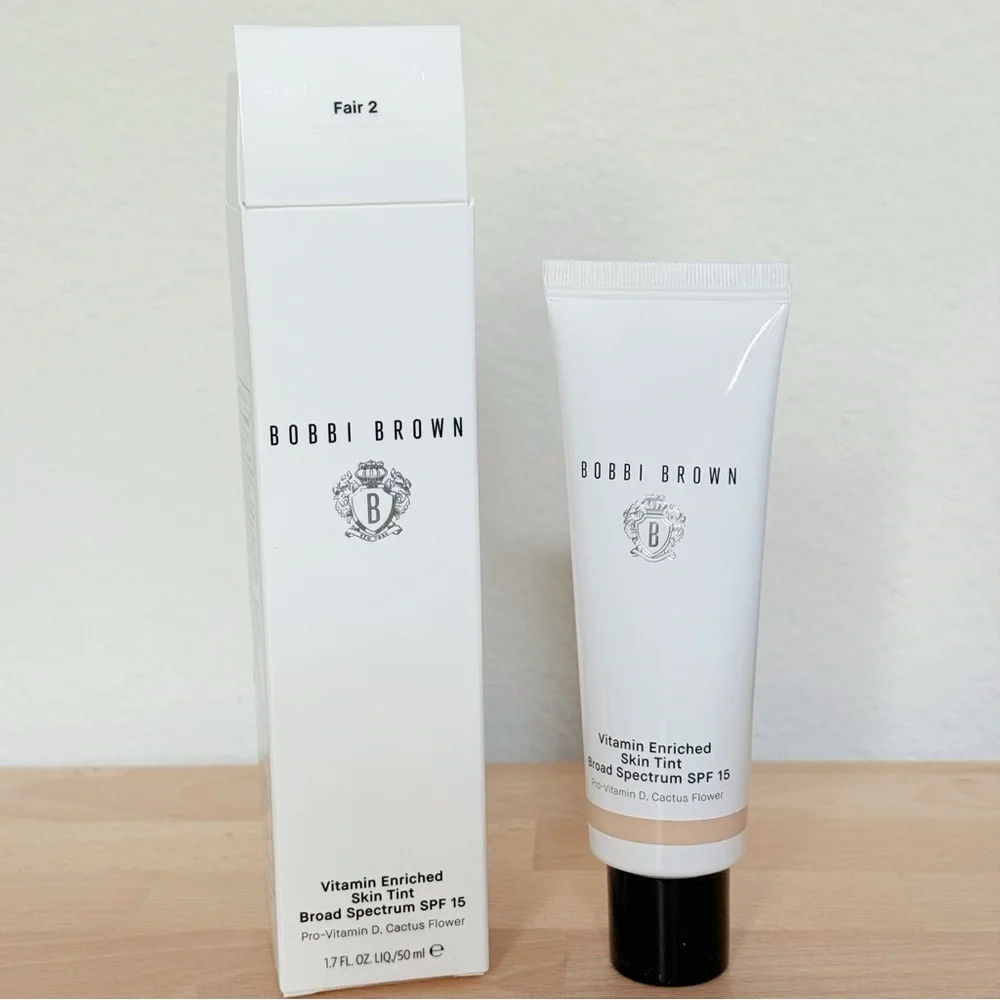 Bobbi Brown Hydrating Skin Tint SPF 15 in Color Fair 2