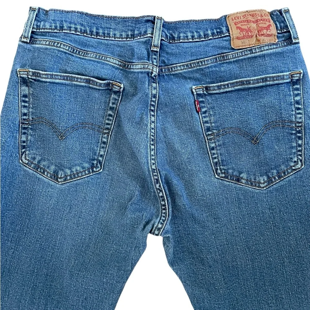 Levis excellent preowned