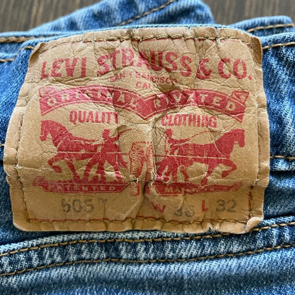 Levis excellent preowned