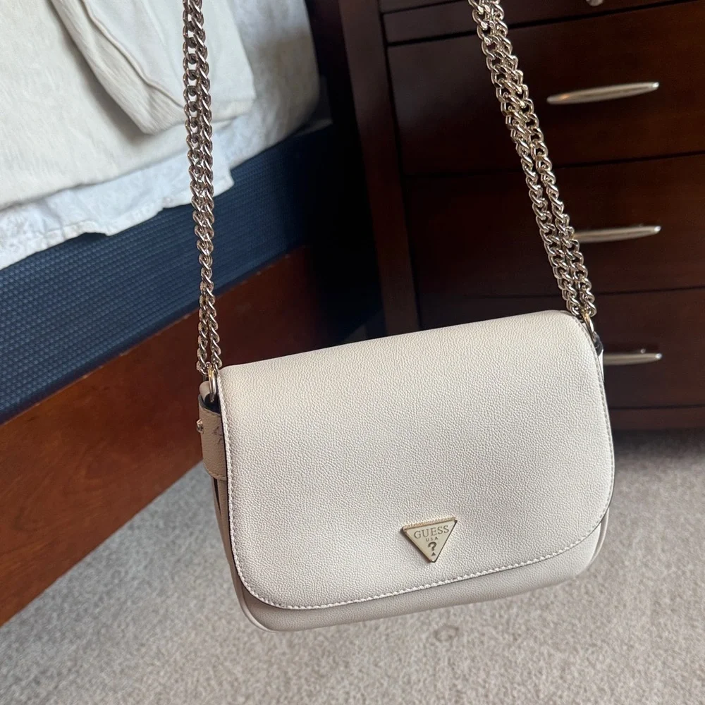 Guess crossbody cream