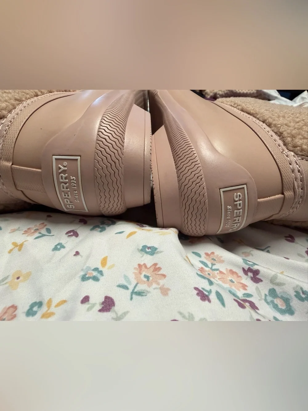 Sperry women’s pink