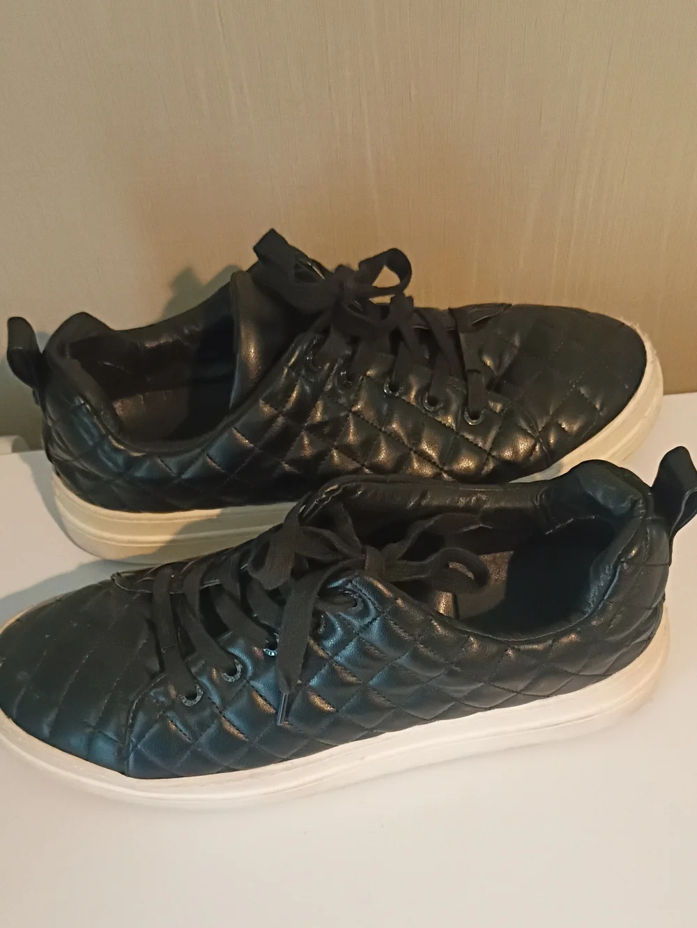 J/Slides NYC Quilted Leather Sneakers Super Comfortable