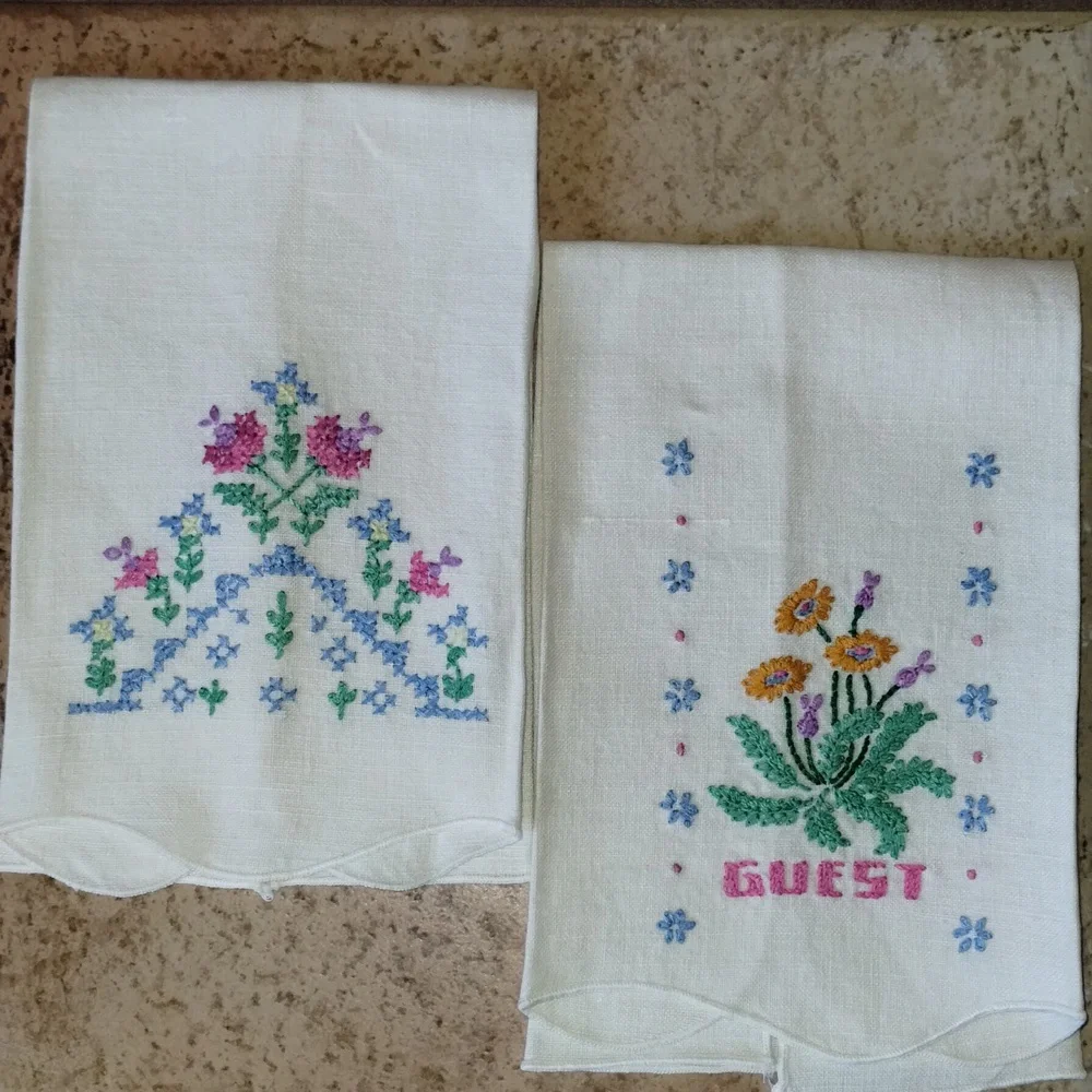 Vintage Linen Guest Towels