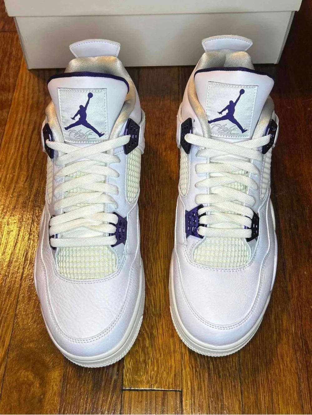 Jordan clean white