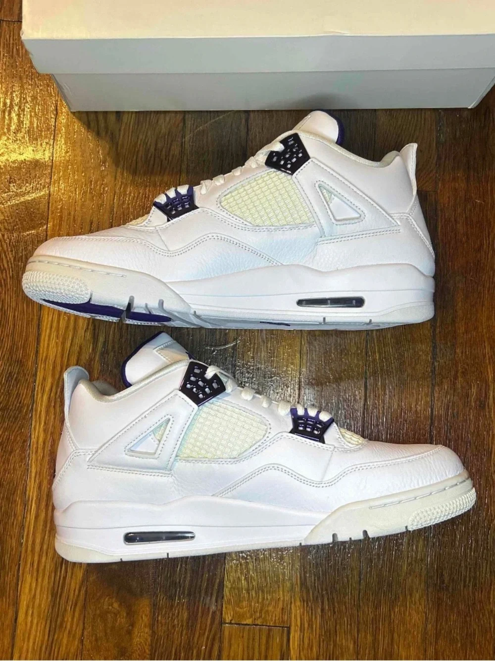 Jordan clean white