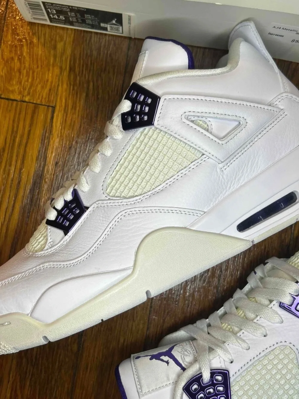 Jordan clean white