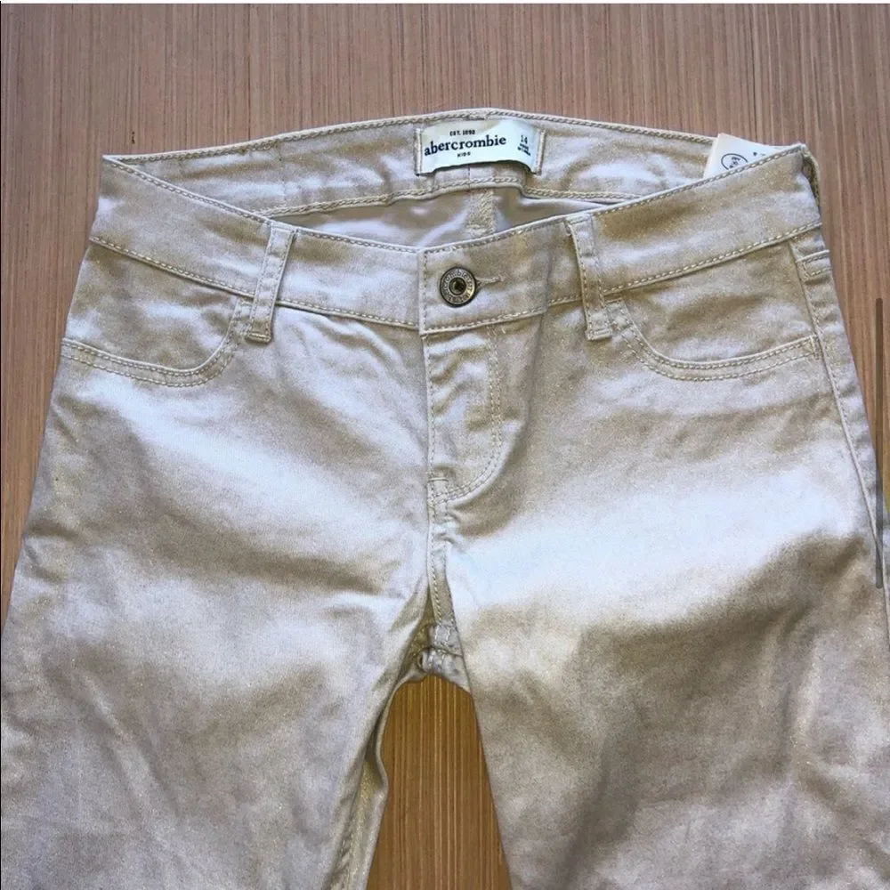 abercrombie kids feature school