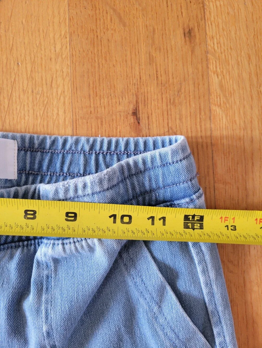 Girls size 8 Old Navy Light Wash Drawstring Waist pull on denim pants