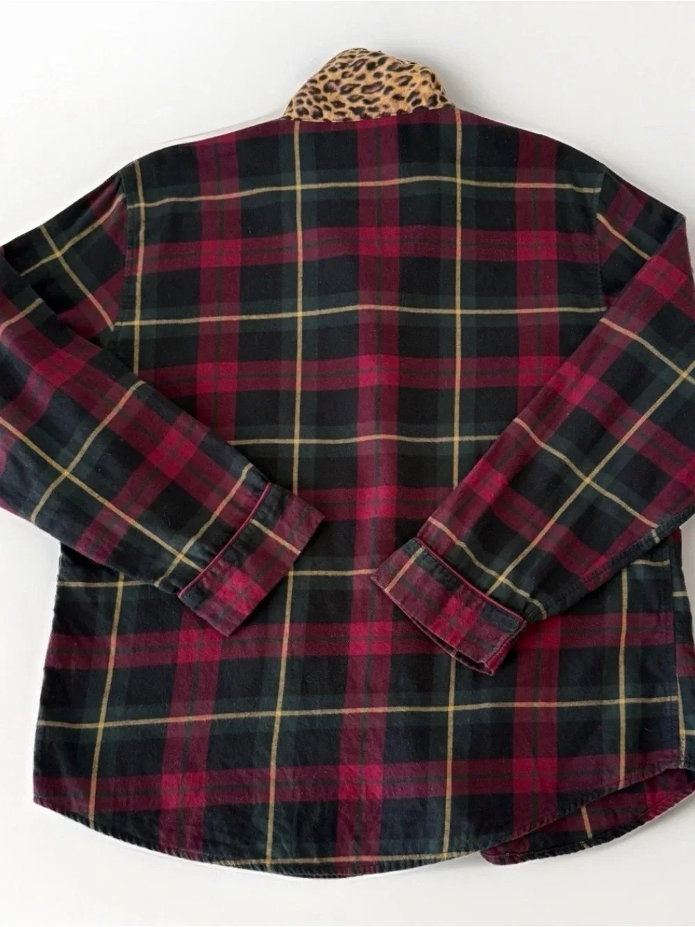 Lauren Ralph Lauren features •size