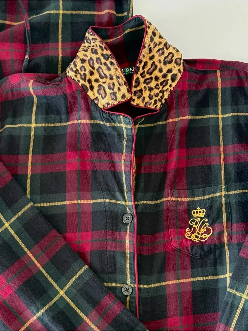 Lauren Ralph Lauren features •size