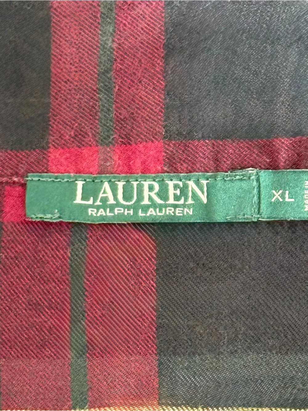 Lauren Ralph Lauren features •size