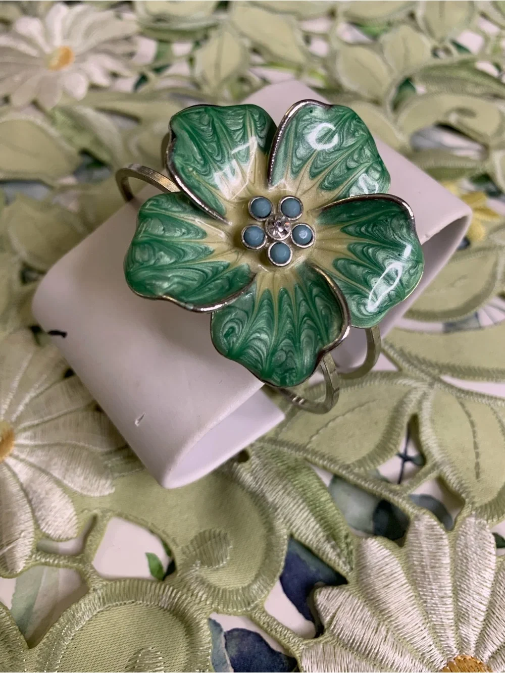 N/A elegant green