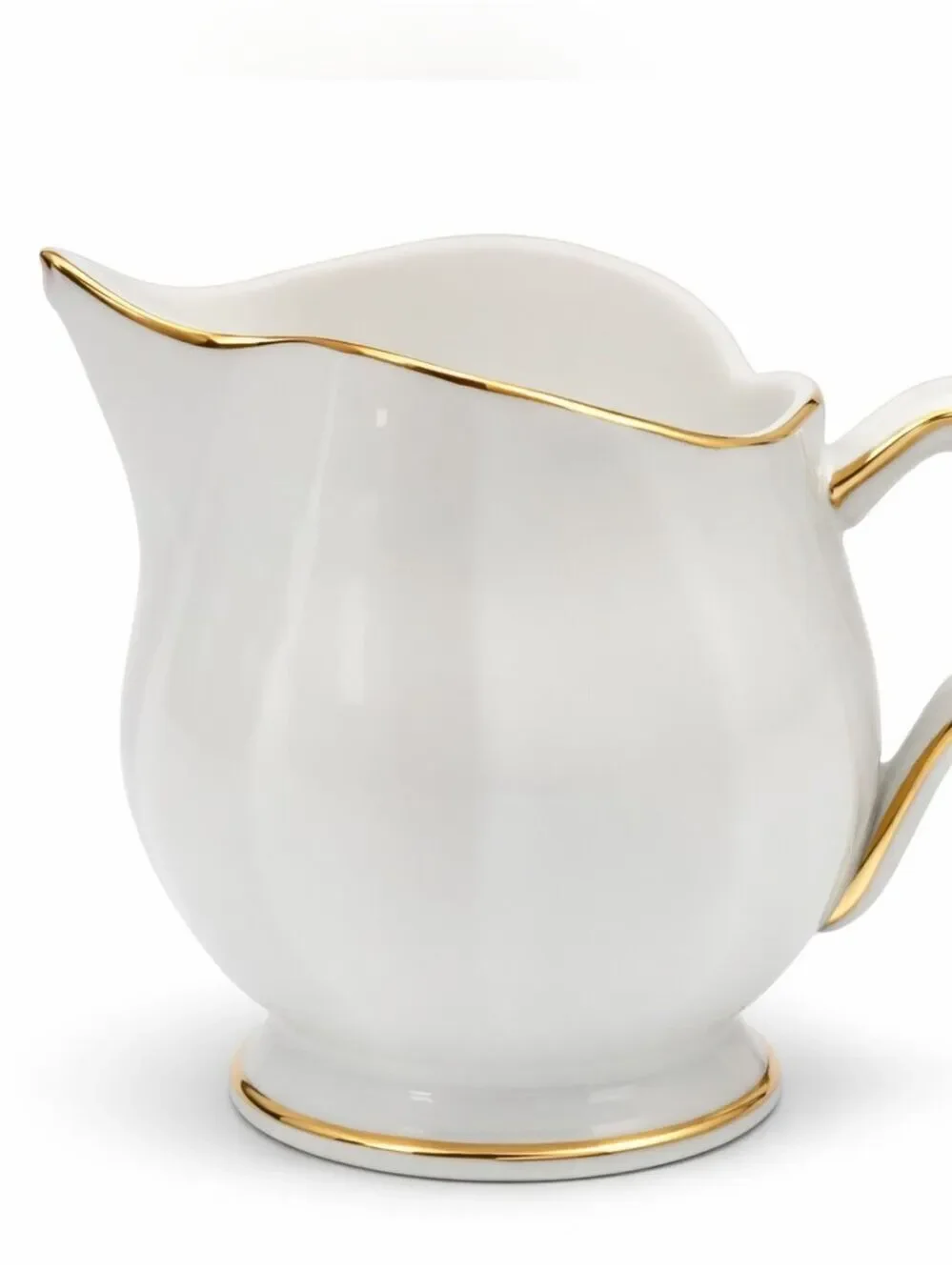 Aynsley elegant white