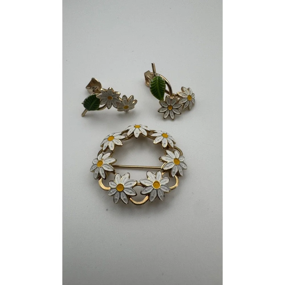 N/A curated vintage